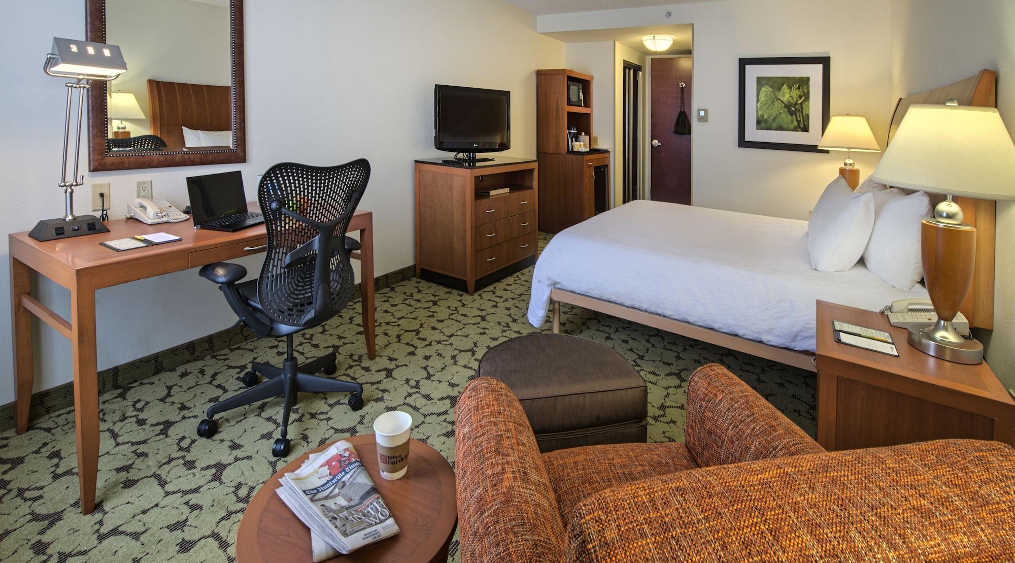Hilton Garden Inn Huntsville/Space Center Buitenkant foto